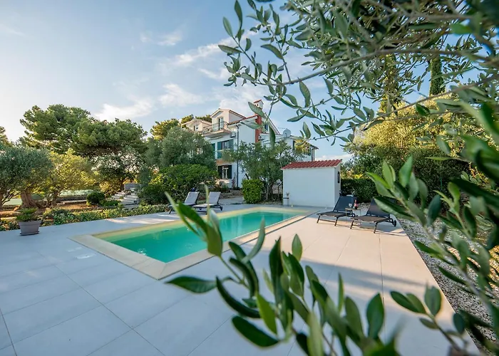 Amazing In Appartement Pirovac